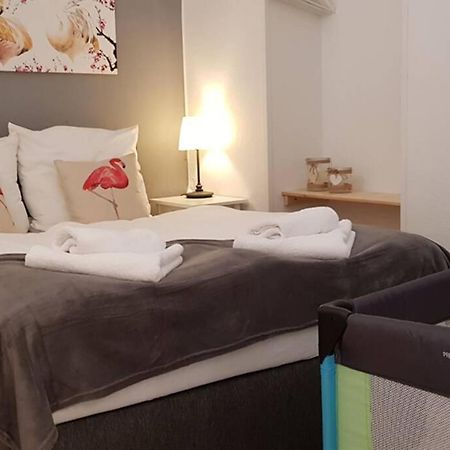 City Apartment Near Shooping Center, 6 Guests Berlin Eksteriør billede