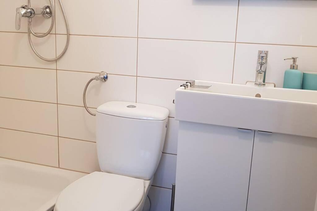 City Apartment Near Shooping Center, 6 Guests Berlin Eksteriør billede