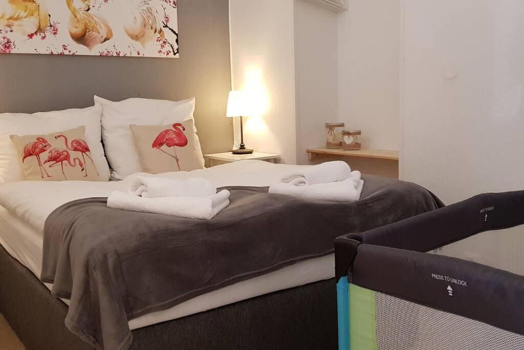 City Apartment Near Shooping Center, 6 Guests Berlin Eksteriør billede